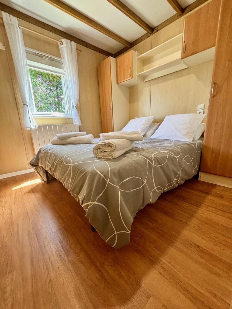 Montesquiou-Chalet-5 Personnes Luaran gambar
